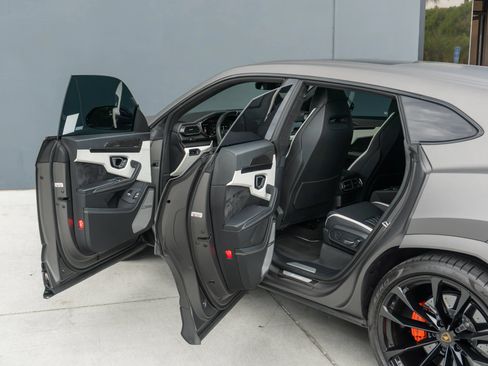 Used 2023 Lamborghini Urus S AWD/4WD image 73
