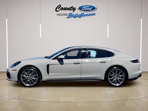 Used 2021 Porsche Panamera RWD image 3