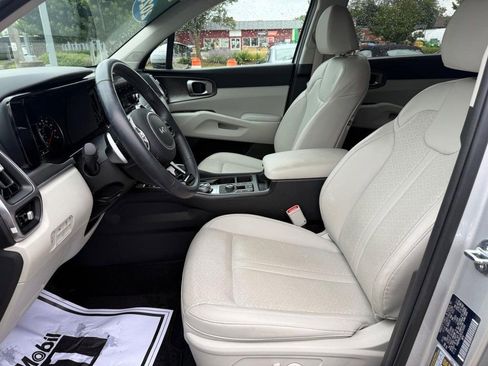 Used 2024 Kia Sorento EX image 14