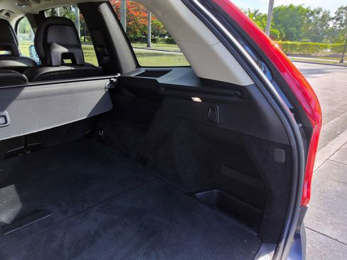 Used 2017 Volvo XC90 T5 Momentum w/ Vision Package FWD image 54