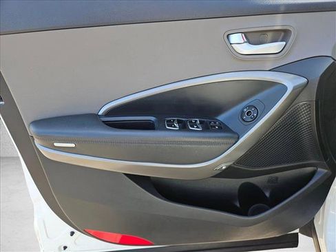 Used 2018 Hyundai Santa Fe SE FWD image 8