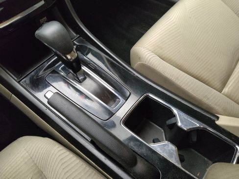 Used 2017 Honda Accord LX image 26