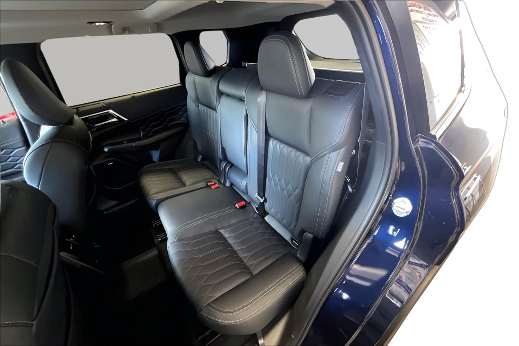 New 2026 Mitsubishi Outlander SEL FWD image 10