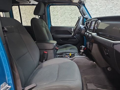 Used 2019 Jeep Wrangler Unlimited Sahara image 13