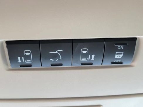 Used 2014 Dodge Grand Caravan SXT FWD image 29