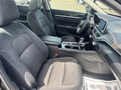 Used 2023 Nissan Altima 2.5 SV AWD/4WD image 23