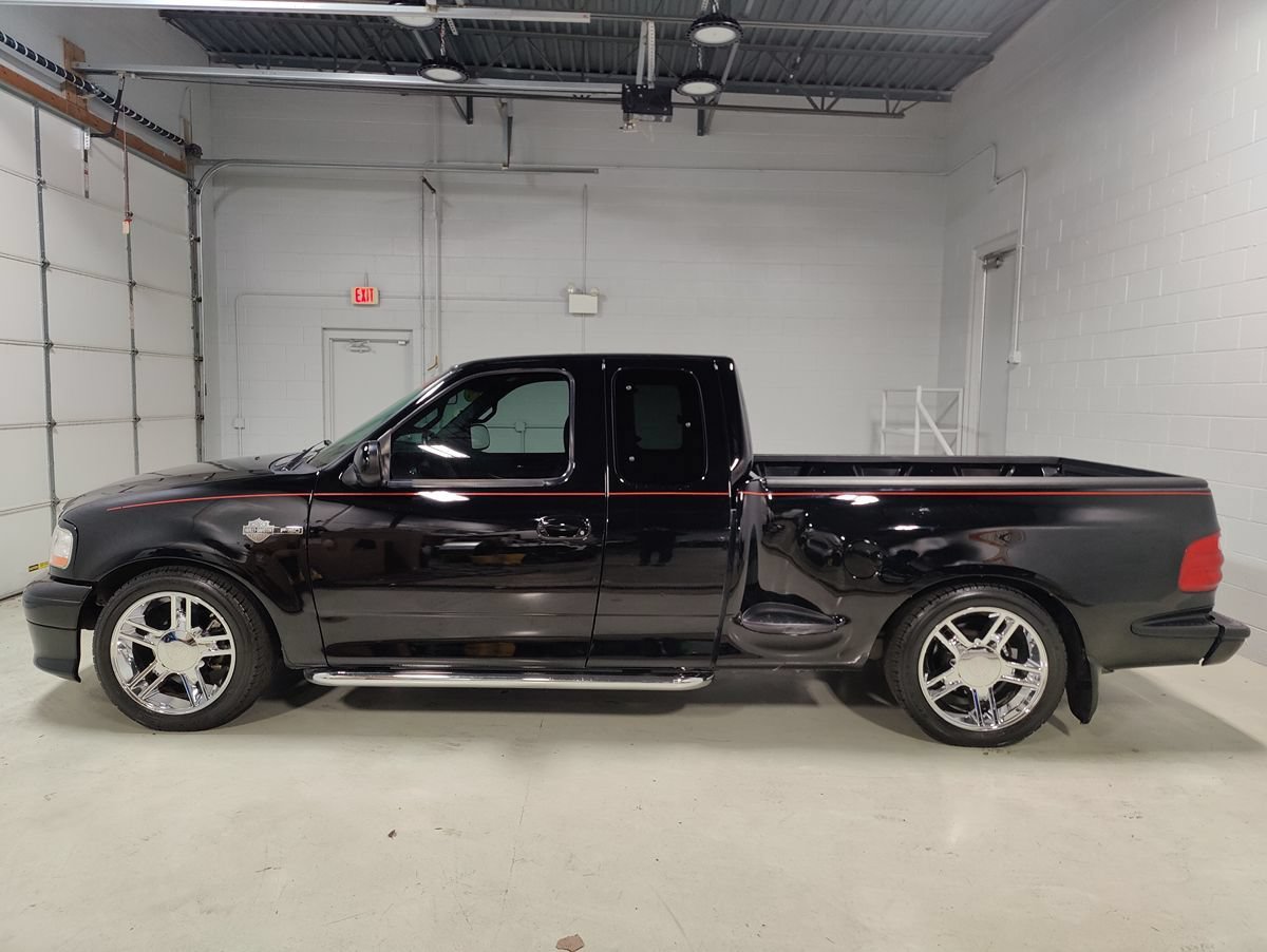 Used 2000 Ford F150 Harley-Davidson RWD image 17