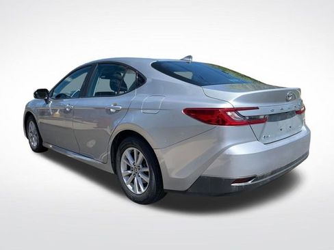 Used 2025 Toyota Camry LE FWD image 5