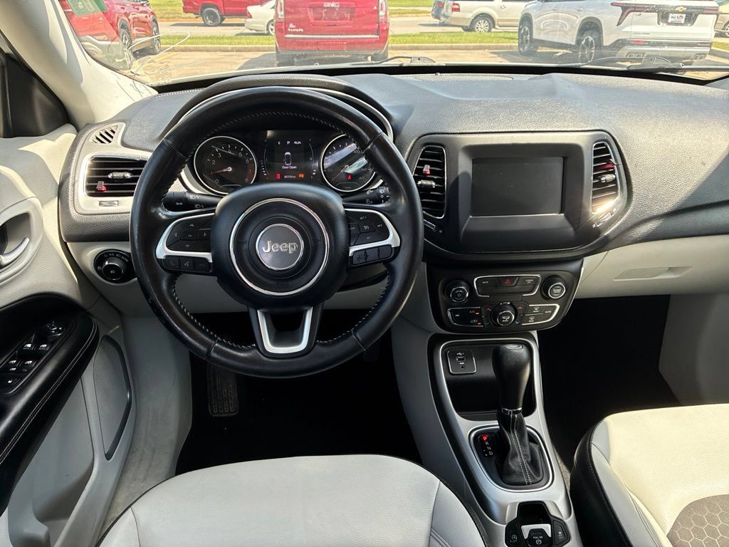 Used 2019 Jeep Compass Latitude FWD image 17