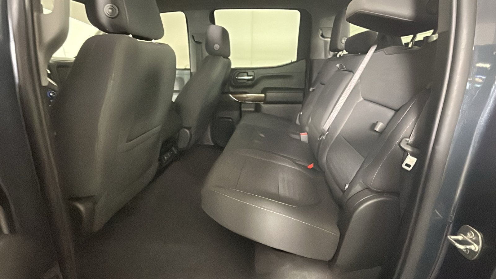Used 2020 Chevrolet Silverado 1500 LT Trail Boss w/ Convenience Package AWD/4WD image 32