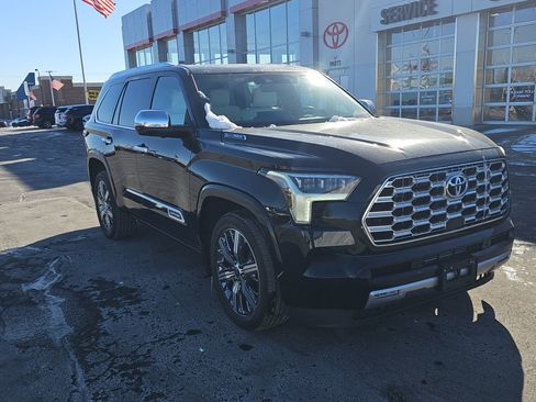 Used 2023 Toyota Sequoia Capstone image 1