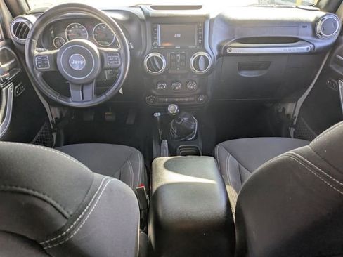 Used 2016 Jeep Wrangler Unlimited Sahara w/ Dual Top Group image 18