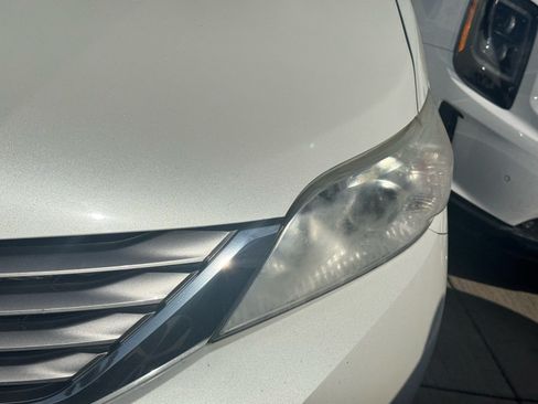 Used 2017 Toyota Sienna XLE w/ XLE Navigation Package FWD image 6