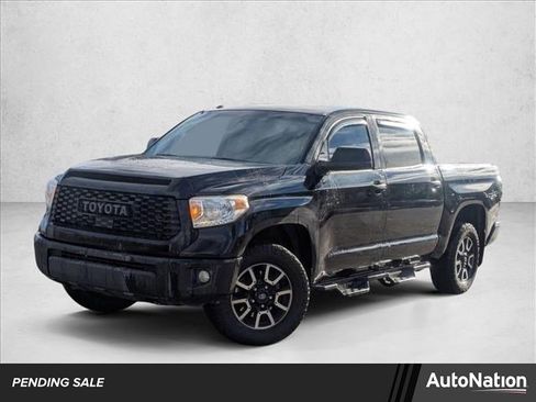 Used 2017 Toyota Tundra SR5 image 1