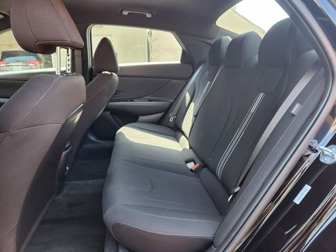 Used 2025 Hyundai Elantra Sport FWD image 12