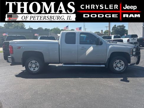 Used 2009 Chevrolet Silverado 2500 LTZ w/ Safety Package AWD/4WD image 8