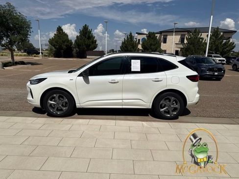 Used 2023 Ford Escape ST-Line w/ Tech Pack #1 FWD image 8
