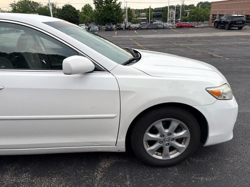 Used 2011 Toyota Camry LE w/ LE Extra-Value Pkg FWD image 17