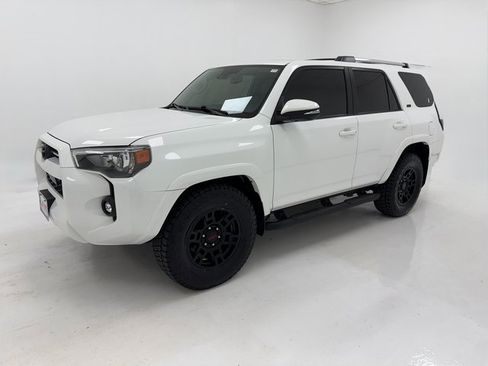 Used 2023 Toyota 4Runner SR5 Premium image 5