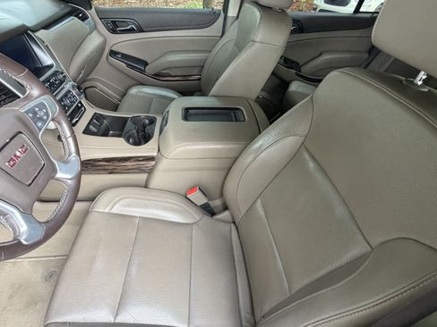 Used 2019 GMC Yukon SLT w/ Open Road Package RWD image 16