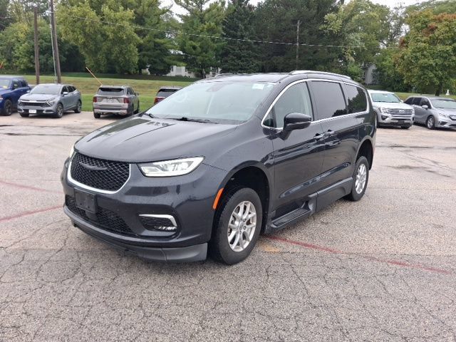 Used 2021 Chrysler Pacifica Touring-L w/ Premium & Safety Sphere Group FWD image 1