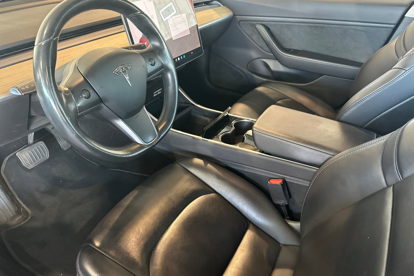 Used 2018 Tesla Model 3 Long Range RWD image 9