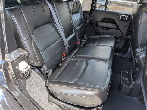 Used 2023 Jeep Wrangler Unlimited Sahara w/ Cold Weather Group AWD/4WD image 22