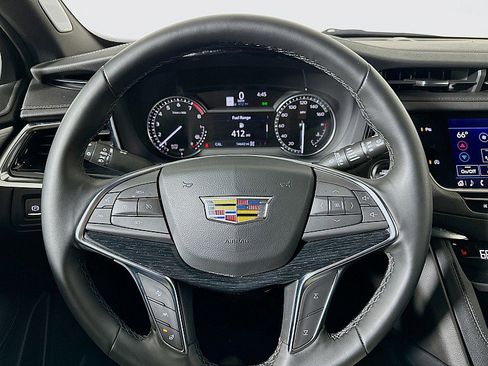 Used 2025 Cadillac XT5 Premium Luxury image 16
