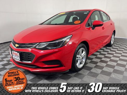Used 2018 Chevrolet Cruze LT w/ Convenience Package image 11