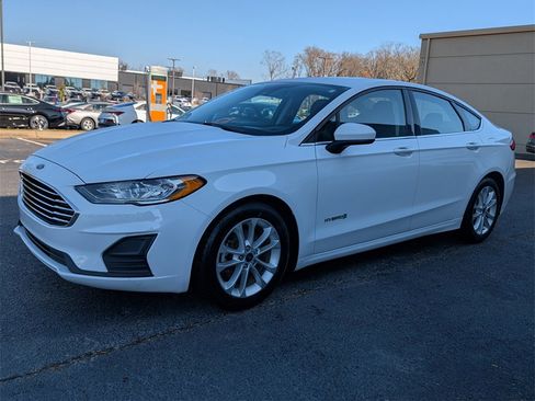 Used 2019 Ford Fusion SE image 9