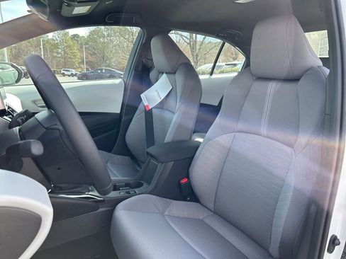 New 2026 Toyota Corolla SE image 3