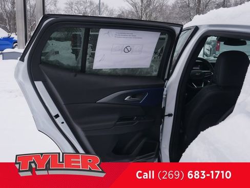 New 2026 Chevrolet Equinox EV LT image 21