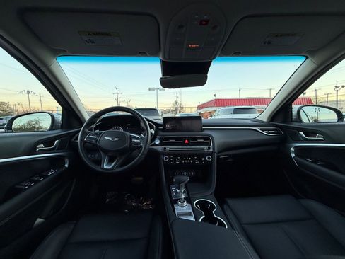 Used 2025 Genesis G70 2.5T image 34