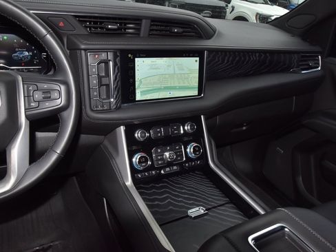 Used 2023 GMC Yukon Denali w/ LPO, Floor Liner Package image 28