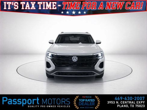 Used 2024 Volkswagen Atlas Cross Sport SE image 5