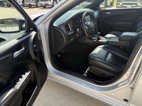 Used 2020 Dodge Charger SXT w/ Plus Group image 5