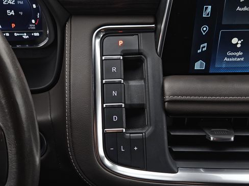 Used 2022 Chevrolet Tahoe LT w/ Luxury Package image 21