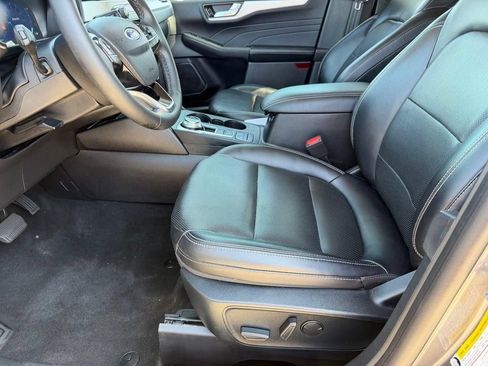Used 2021 Ford Escape SEL w/ Technology Package FWD image 10