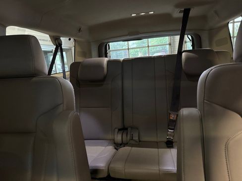 Used 2018 Chevrolet Suburban Premier AWD/4WD image 27