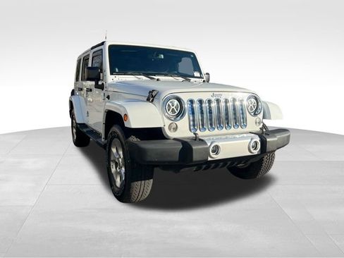 Used 2014 Jeep Wrangler Unlimited Sahara w/ Max Tow Package image 9