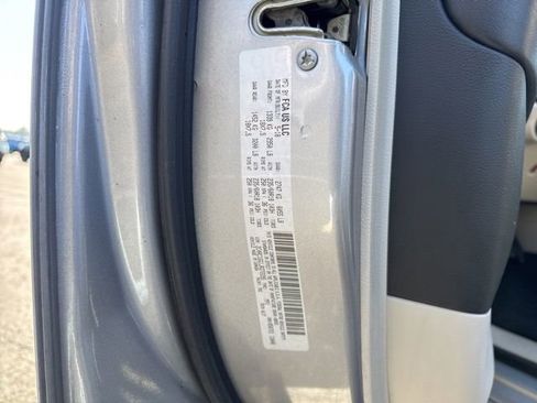 Used 2018 Chrysler Pacifica Limited FWD image 33