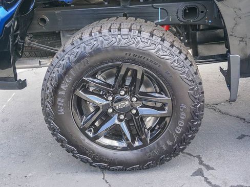 New 2026 Chevrolet Silverado 1500 Custom Trail Boss w/ Midnight Edition AWD/4WD image 8