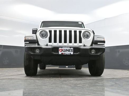 Used 2018 Jeep Wrangler Unlimited Sport S AWD/4WD image 45