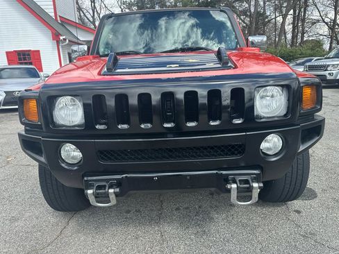 Used 2010 HUMMER H3T image 2