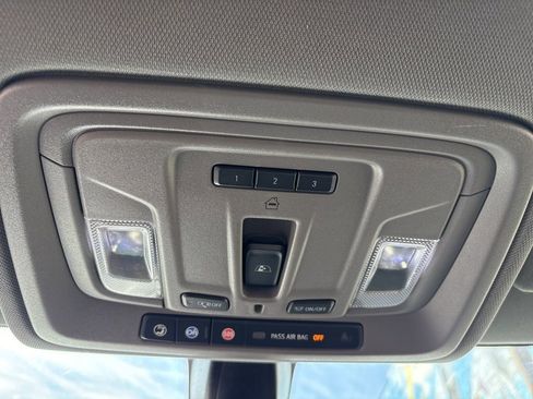 Used 2020 GMC Sierra 1500 SLT image 16