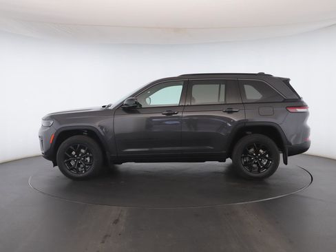 New 2026 Jeep Grand Cherokee Laredo image 21