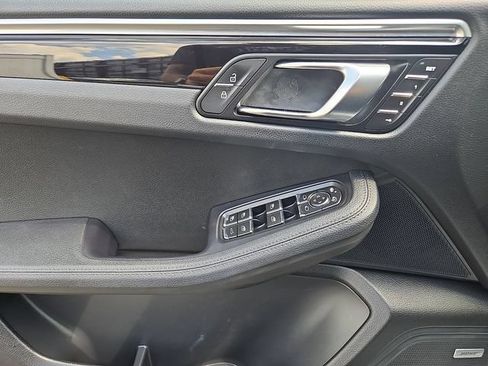 Used 2021 Porsche Macan S AWD/4WD image 12