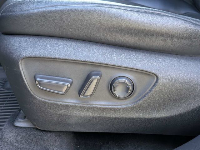 Used 2021 Toyota Highlander XLE FWD image 21