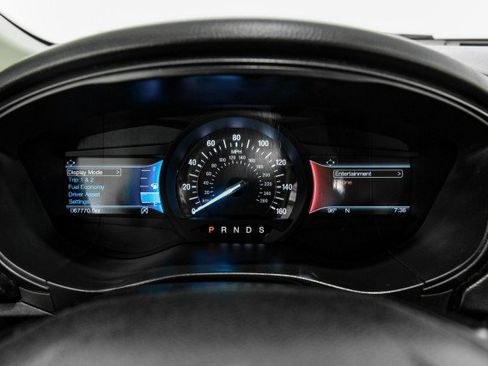 Used 2018 Ford Fusion SE w/ Equipment Group 201A FWD image 17