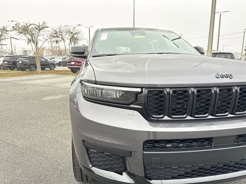 New 2025 Jeep Grand Cherokee L Altitude image 9